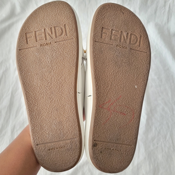 Fendi Fendigraphy Leather Slides - Picture 7 of 7
